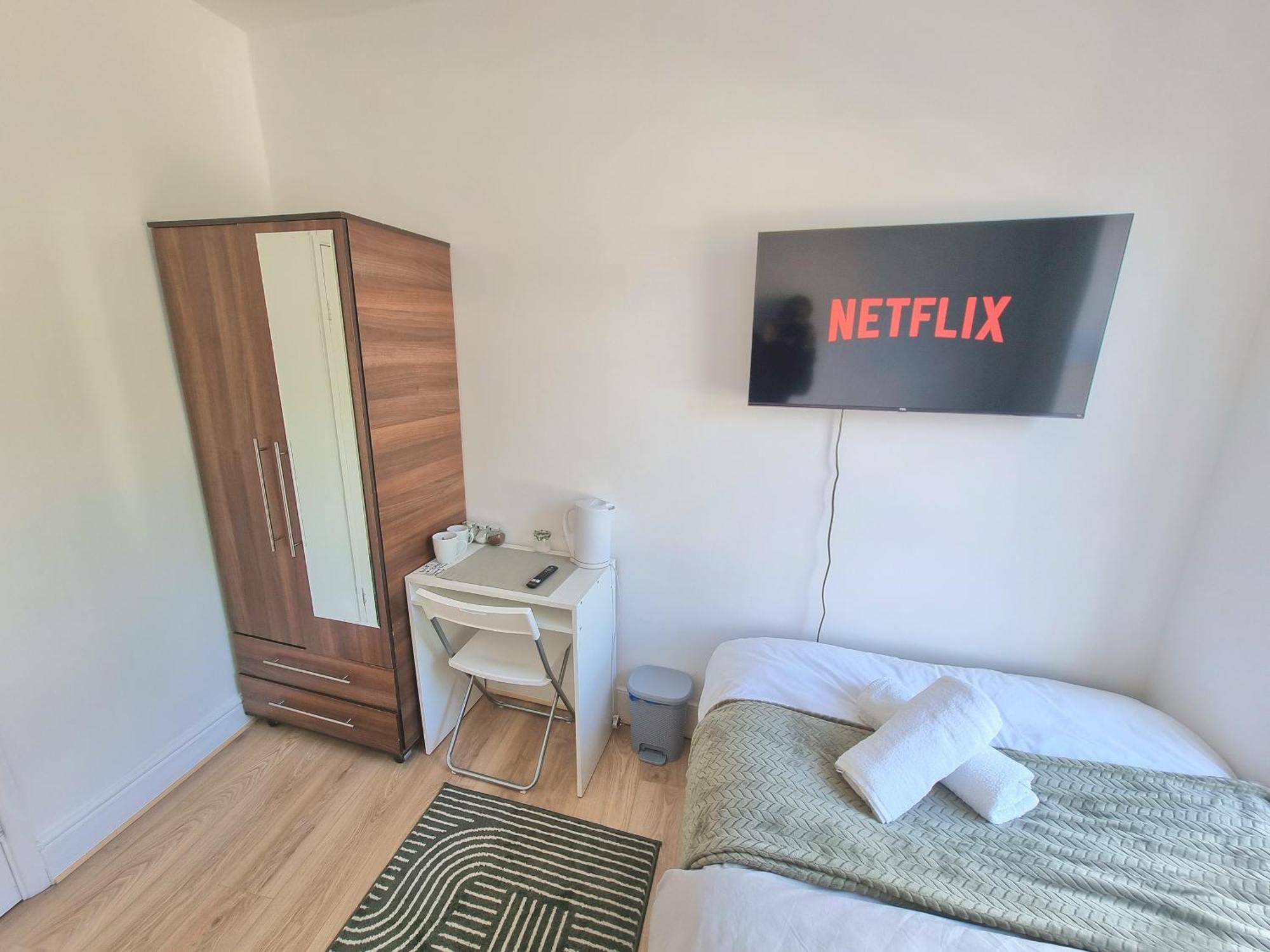 Easy Rooms, London Luton Airport -24 Hour Check-In ภายนอก รูปภาพ